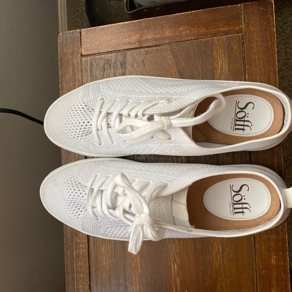 Softt Somers knit white sneakers size 7.5